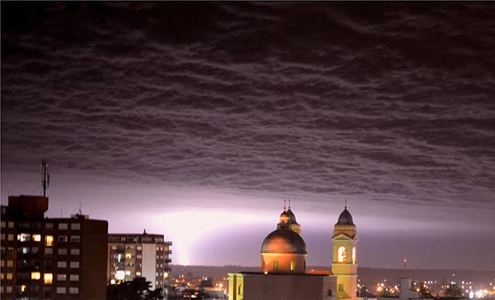 Aviso de INUMET para zona este por viento fuerte; alerta de CECOED por zonas anegadas